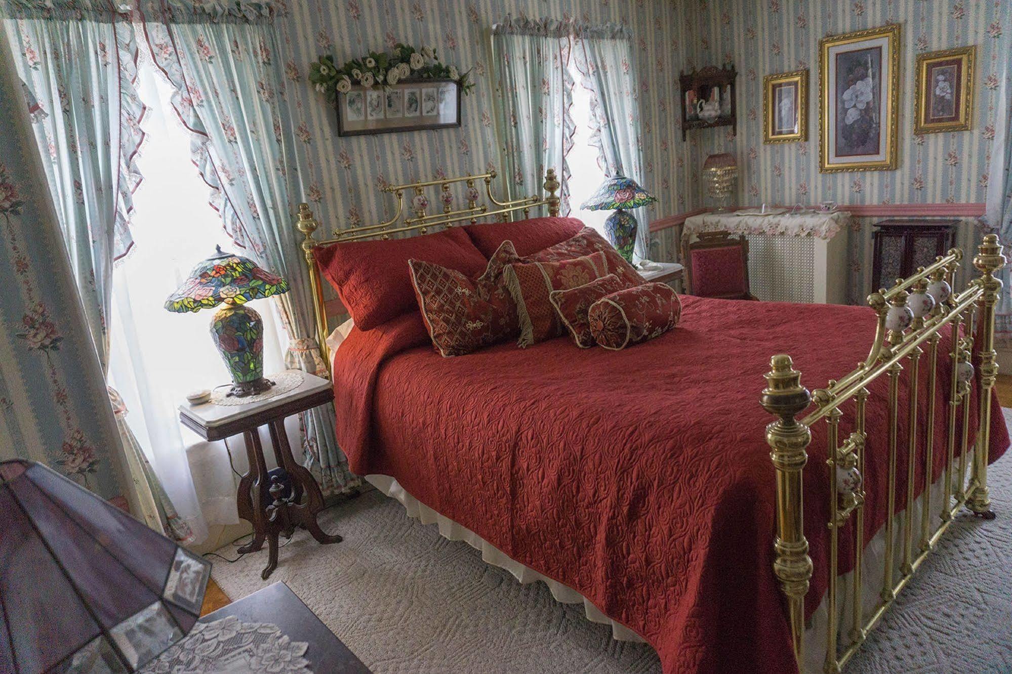 Bellinger Rose Bed & Breakfast Herkimer Buitenkant foto