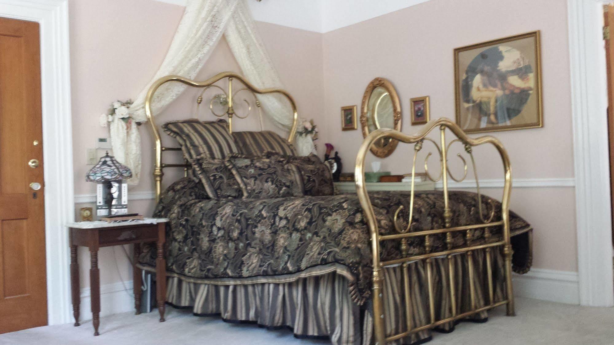 Bellinger Rose Bed & Breakfast Herkimer Buitenkant foto