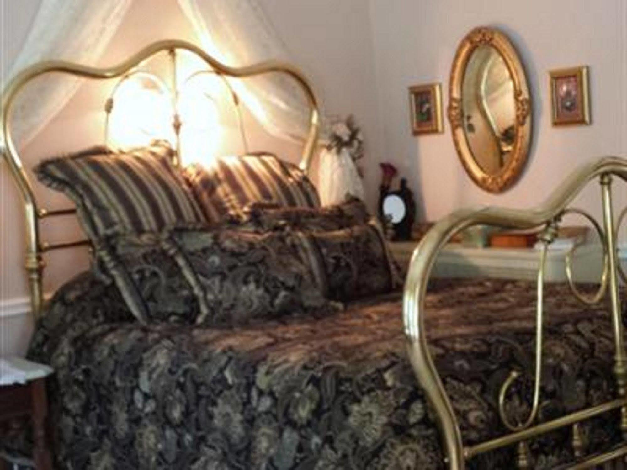 Bellinger Rose Bed & Breakfast Herkimer Buitenkant foto