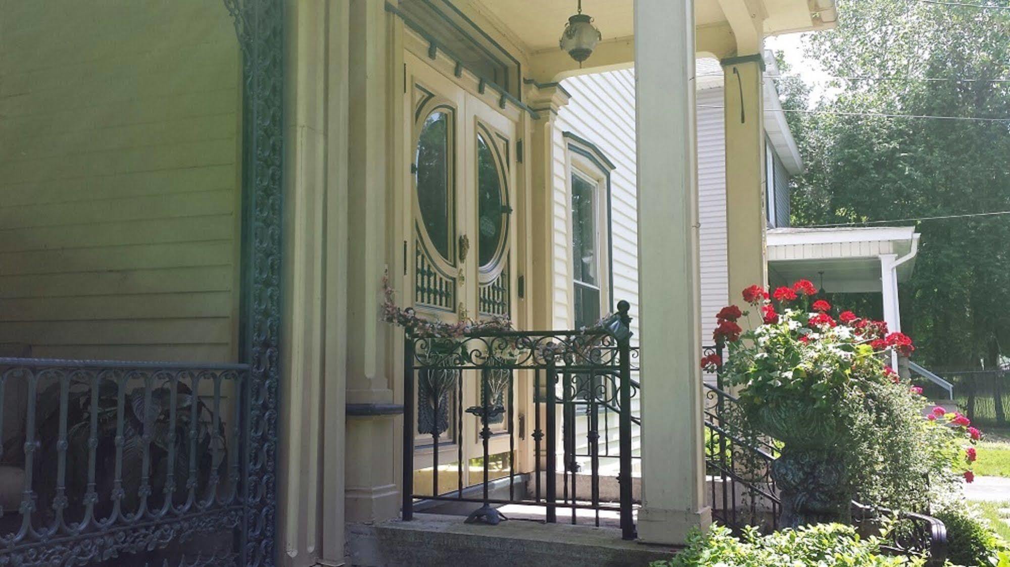 Bellinger Rose Bed & Breakfast Herkimer Buitenkant foto