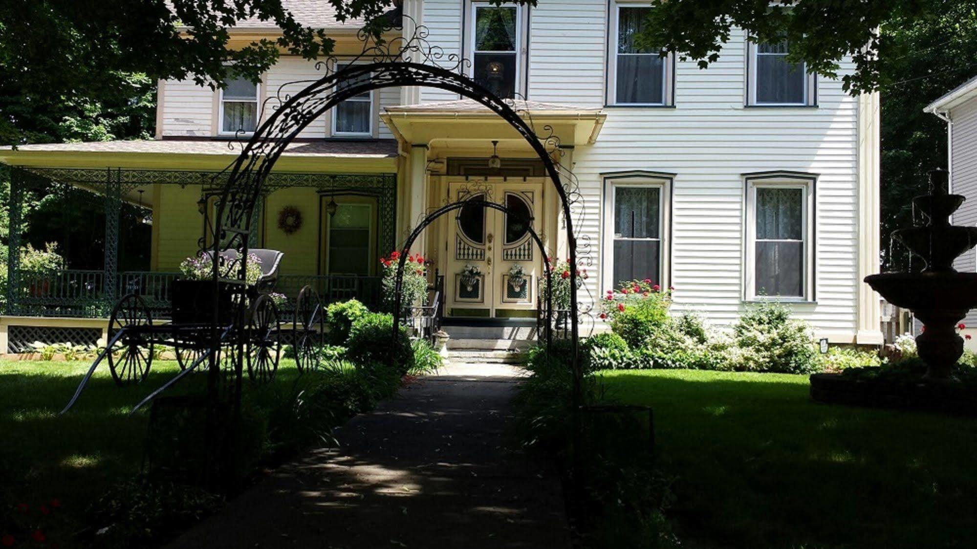 Bellinger Rose Bed & Breakfast Herkimer Buitenkant foto